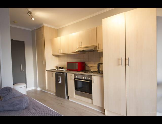 1 BEDROOM APARTMENT TO LET IN CAPE TOWN CITY CENTRE